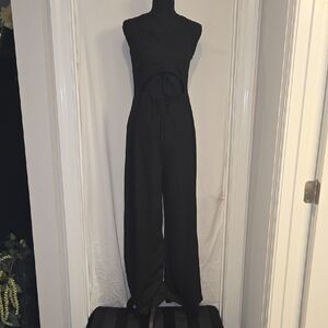 Chic Black Sleeveless Jumpsuit